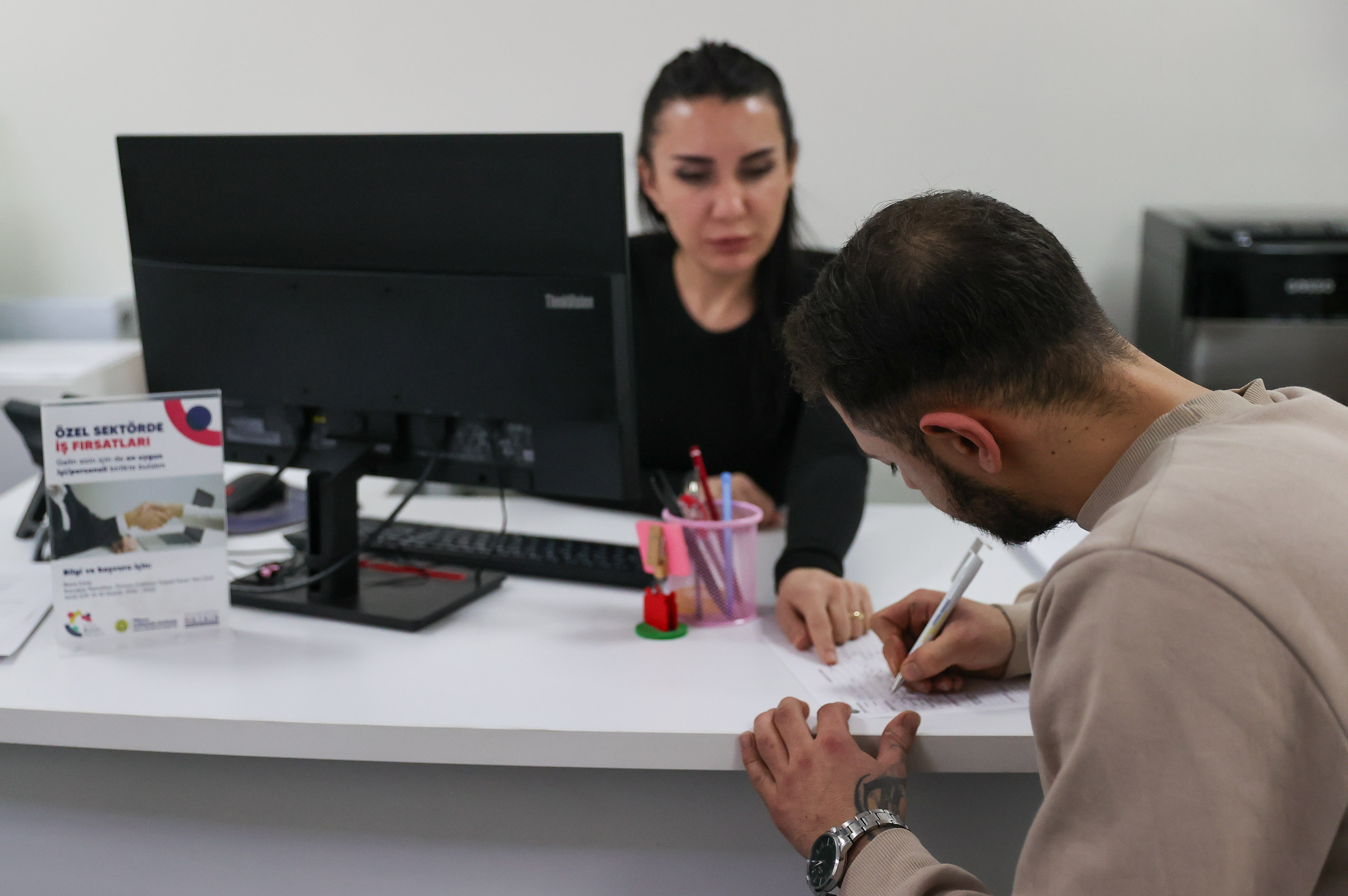 Buca Beledi̇yesi̇ 2 Bi̇n 585 Ki̇şi̇yi̇ İş Sahi̇bi̇ Yapti