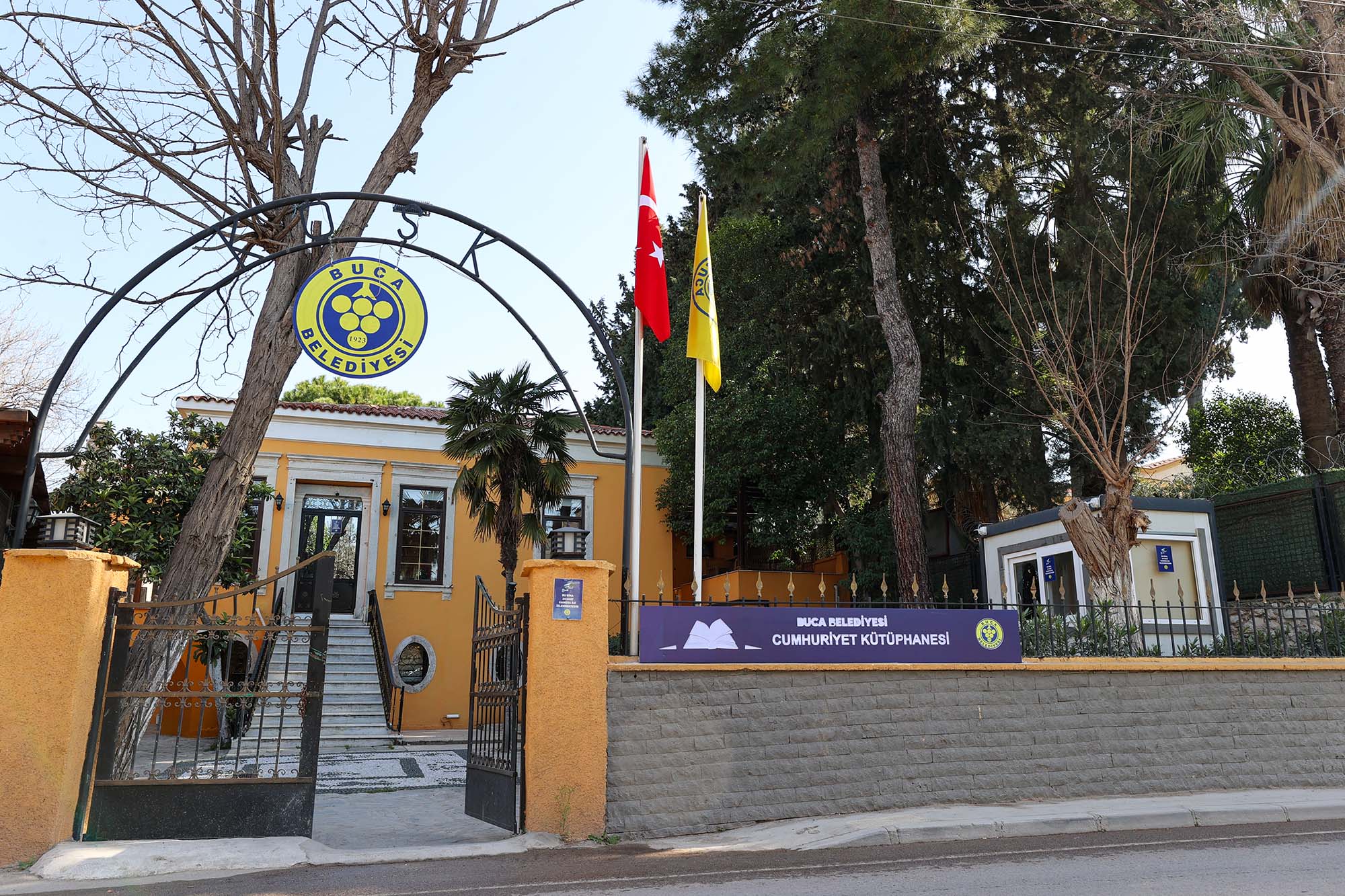 Buca Belediyesi Cumhuriyet Kütüphanesi Resmi Açılışını Gerçekleştiriyor