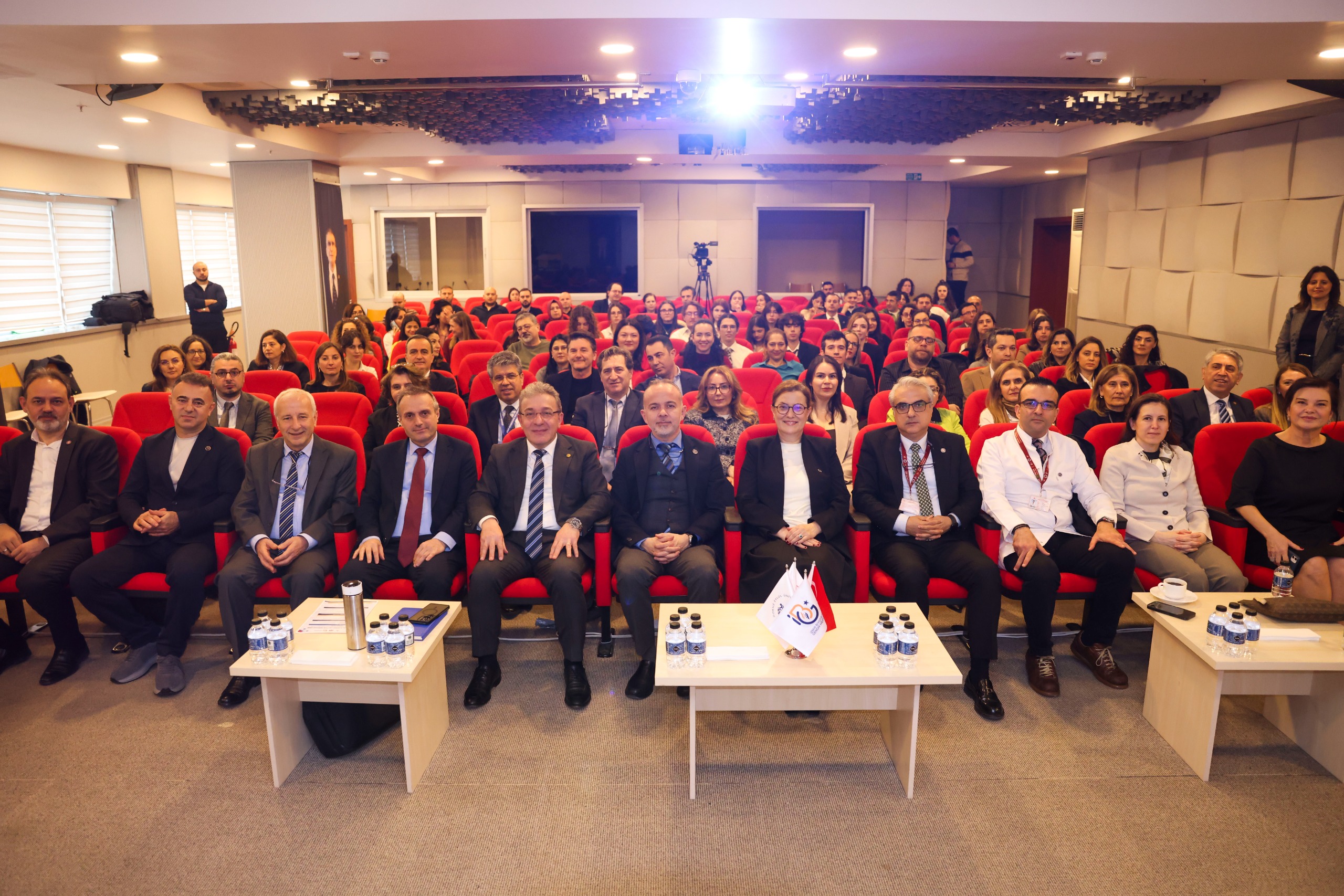 Deü'den Kanser Haftasinda Farkindalik Seferberli̇ği̇