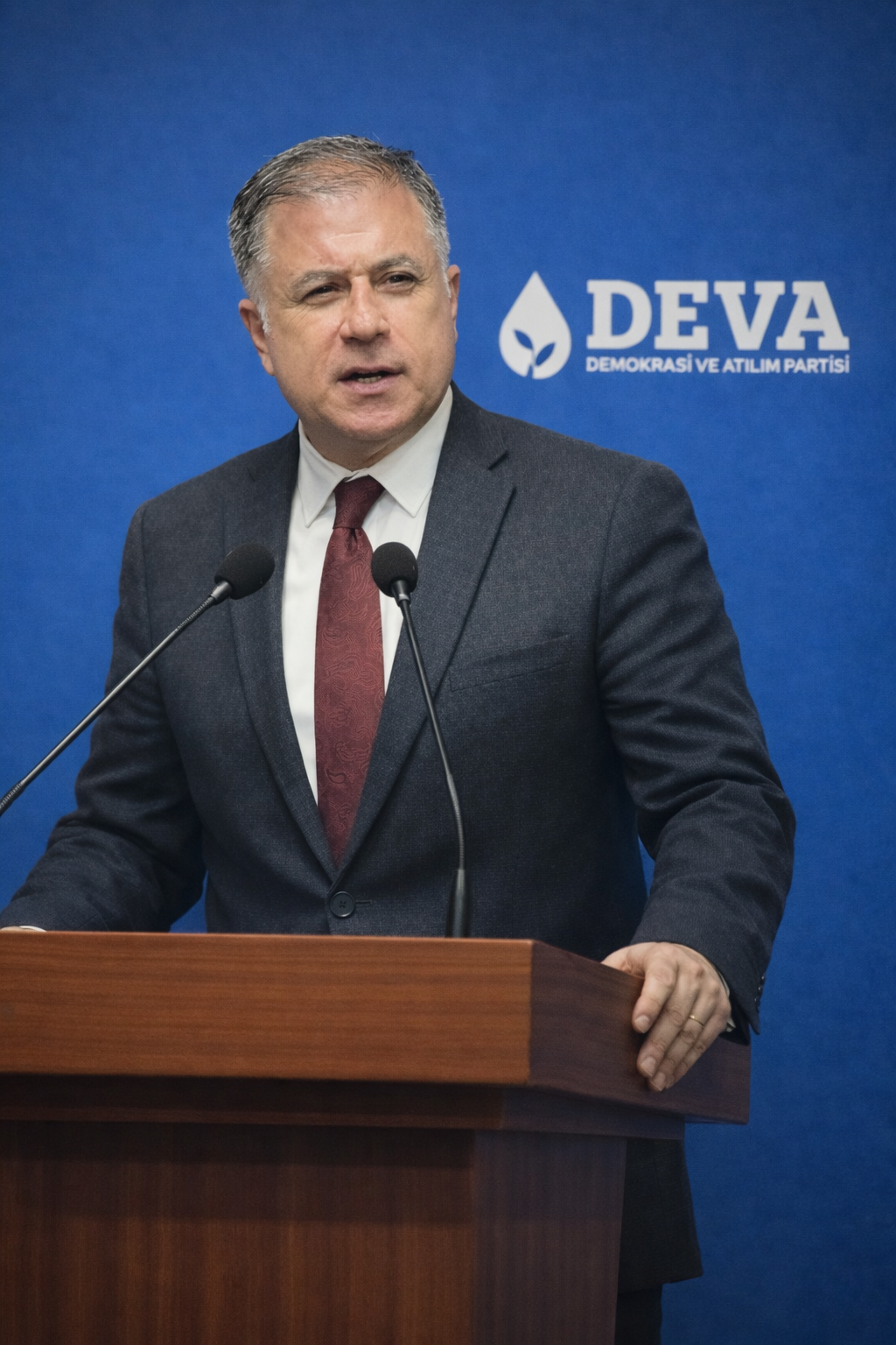 İzmir'de Meslek Fabrikası Tahliyesi ve Vakıf Kültür Varlıklarına İlişkin Tartışmalar