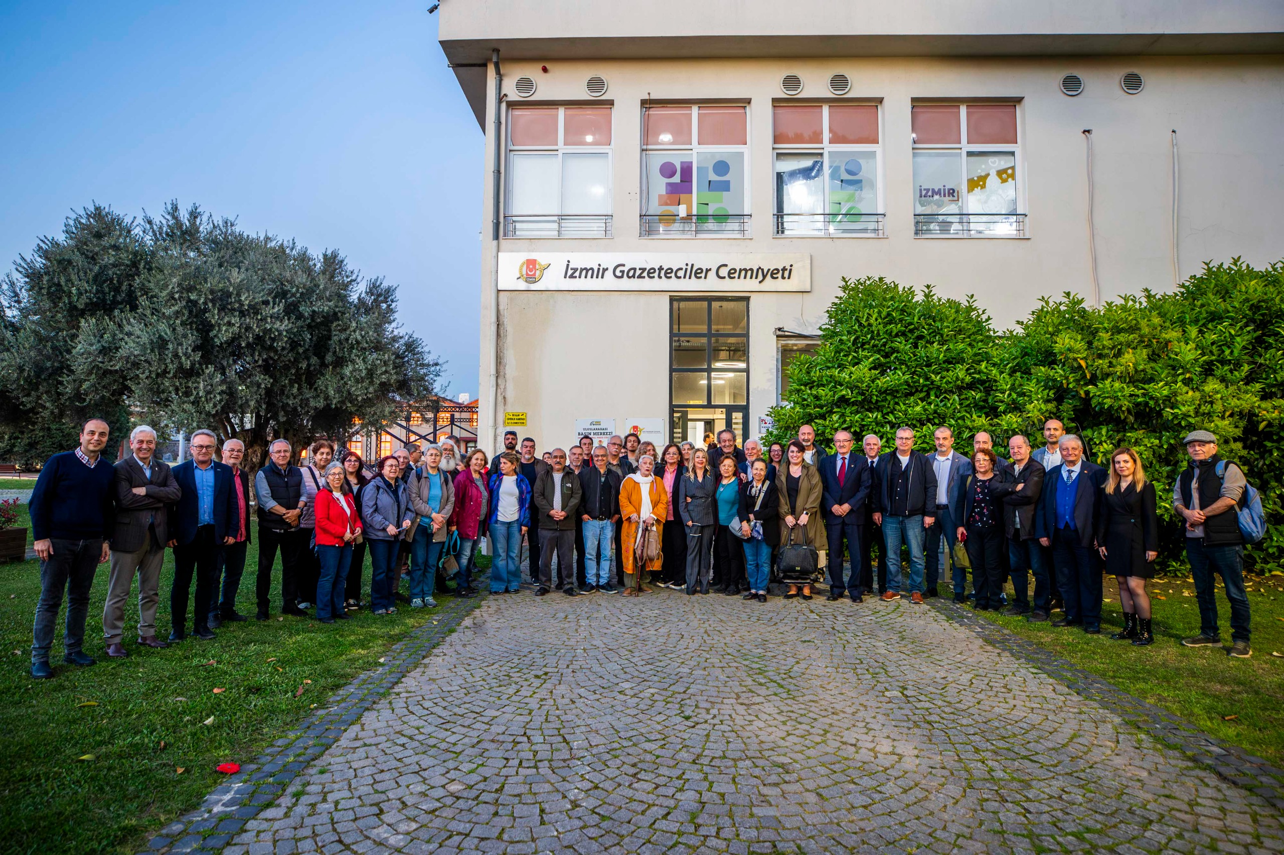 ‘Öldürülen Gazeteci̇ler Ve Öldürülmek İstenen Gazeteci̇li̇k’ Söyleşi̇si̇ne Yoğun İlgi̇ En Onurlu Mi̇ras