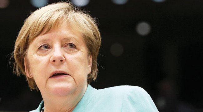Merkel'in ekibinde Mısır ajanı çıktı