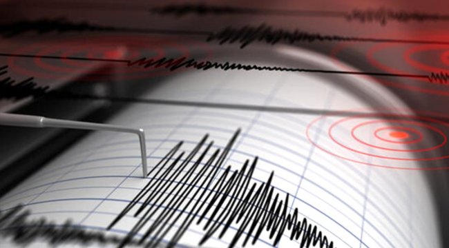 İzmir Menderes açıklarında 4.2 büyüklüğünde deprem meydana geldi