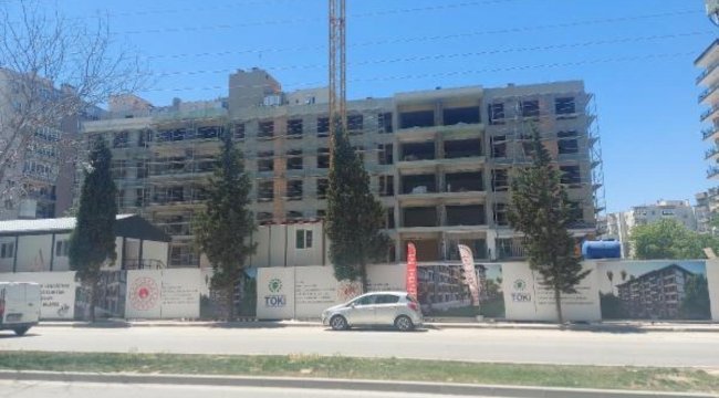 İzmir'de depremde yıkılan binaların yerinde yenileri yükseliyor