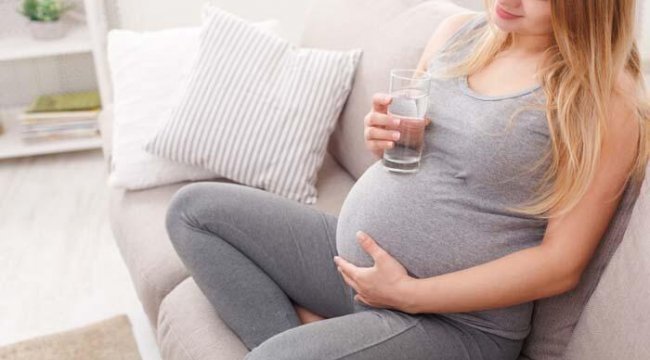 Hamilelikte bol su tüketimi büyük önem taşıyor