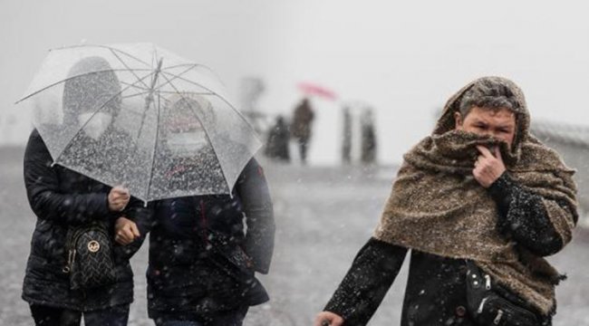 Meteoroloji'den yeni hava durumu raporu: İstanbul'da kar yağışı alarmı! Bazı ilçeler beyaza büründü