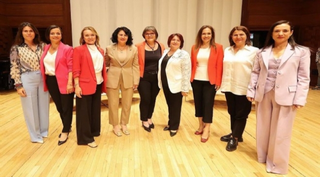 İzmir'in kadın belediye başkanları projelerini anlattı