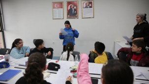 Konak'tan çocuklara yabancı dil eğitimi