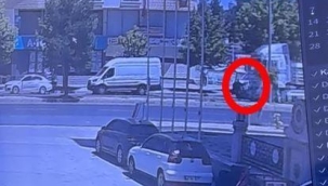 Mardin'de TIR'ın çarptığı yaya öldü; kaza kamerada