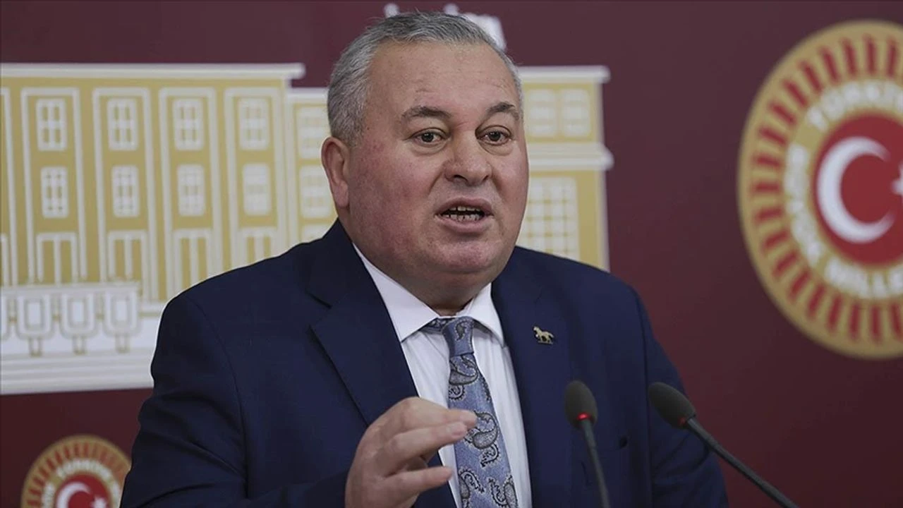 Cemal Enginyurt'tan: Helal oyları harama çevirmemek adına CHP'ye katıldık
