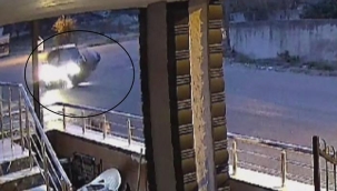 Hatay'da korkunç kaza! Motosiklet otomobile çarptı resmen bıçak gibi saplandı...