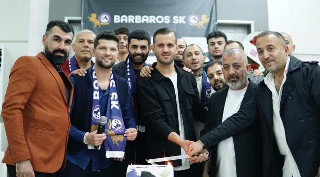İzmir Barbaros Spor Yeni Sezonu Görkemli Bir Geceyle Açtı
