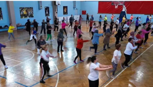 Menemen Belediyesi'nden Ücretsiz Zumba Kursu Fırtınası