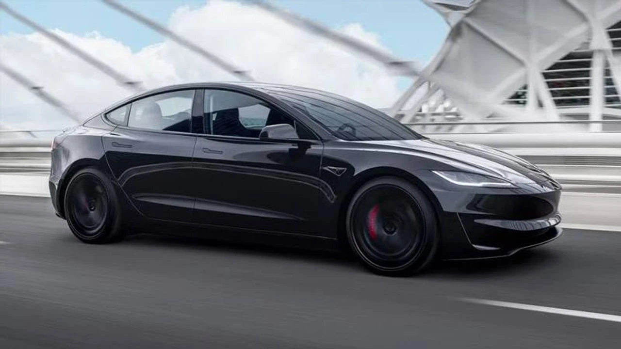 Tesla otomobillere zam geldi!