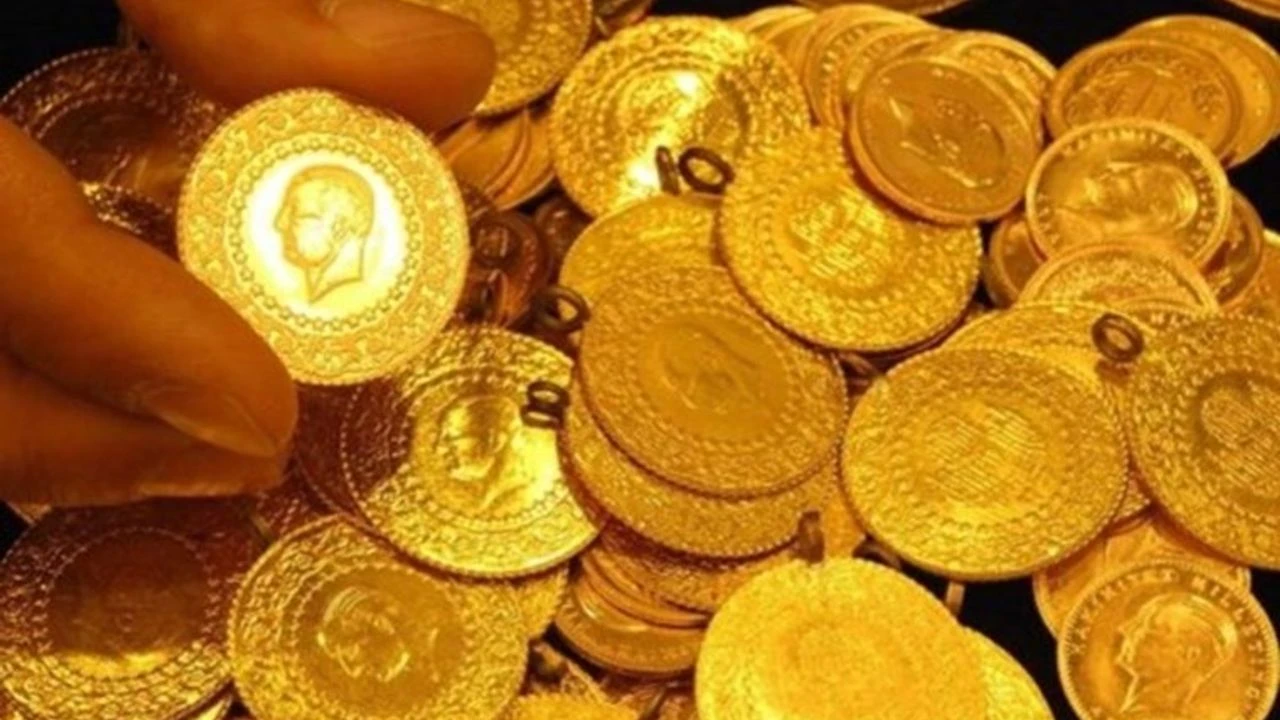 Altın fiyatında yeni rekor: O seviyeyi aştı!