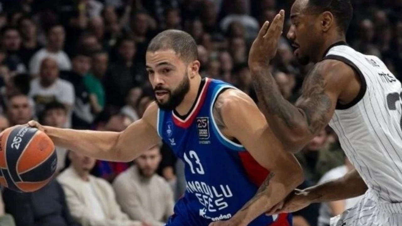 Anadolu Efes'ten deplasmanda Partizan'a büyük fark!