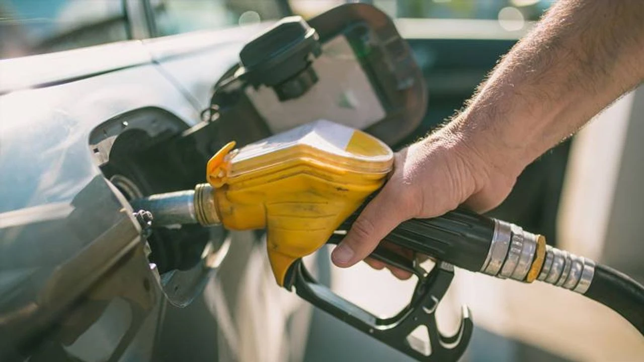 Araç sahipleri dikkat: Benzine indirim geliyor