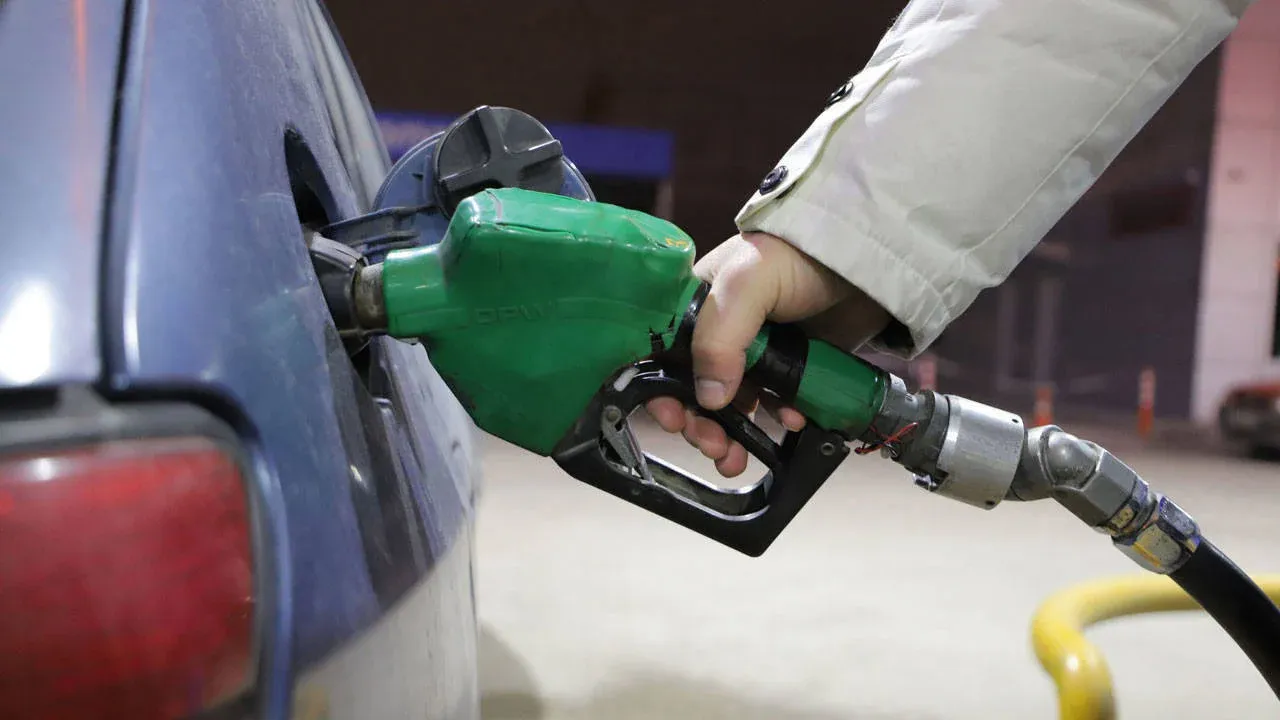 Araç sahiplerine müjde: Benzine indirim geliyor!