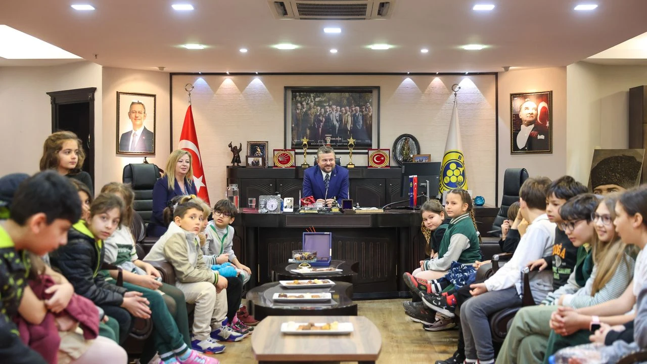 Başkan Duman, Bucalı çocukları makamında ağırladı