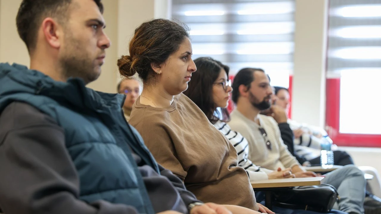 Buca Belediyesi'nden ebeveyn adaylarına eğitim kampı