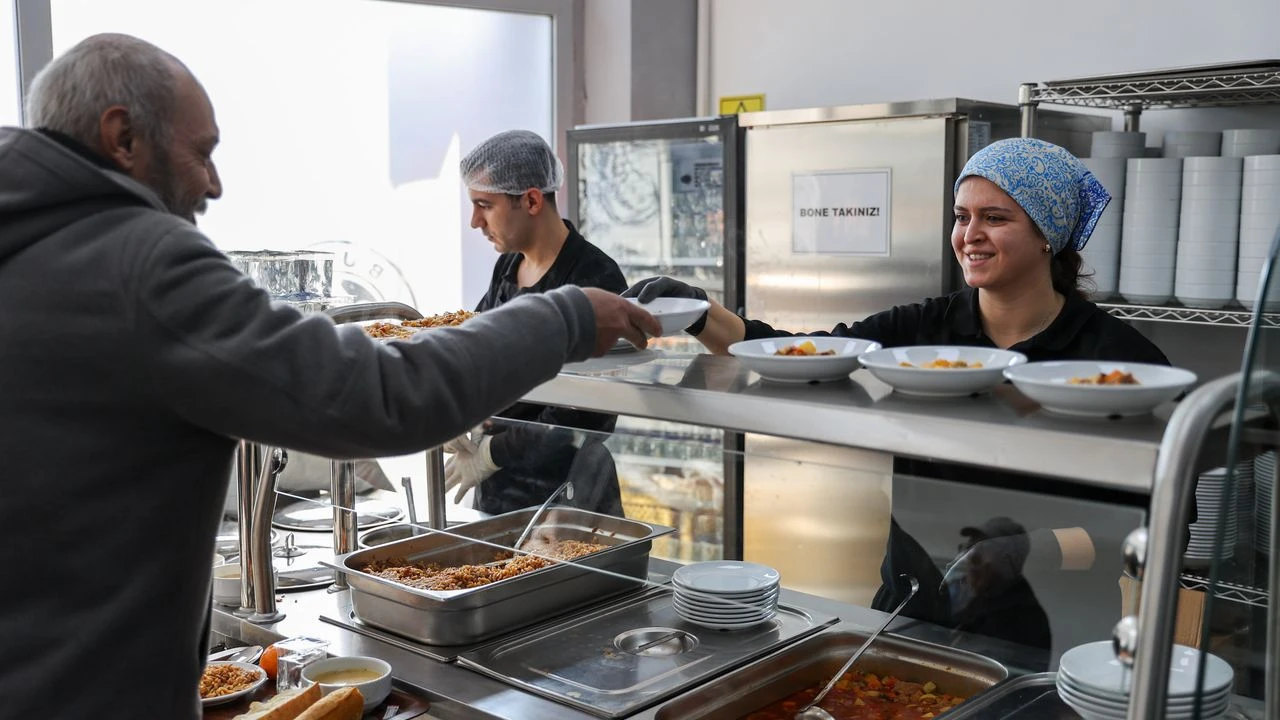 Buca'da Kent Lokantası vatandaşın kötü gün dostu oldu