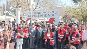 CHP Çiğli Gençlik Kolları Suriye'de Yaşanan Alevi Katliyamını Protesto Etti
