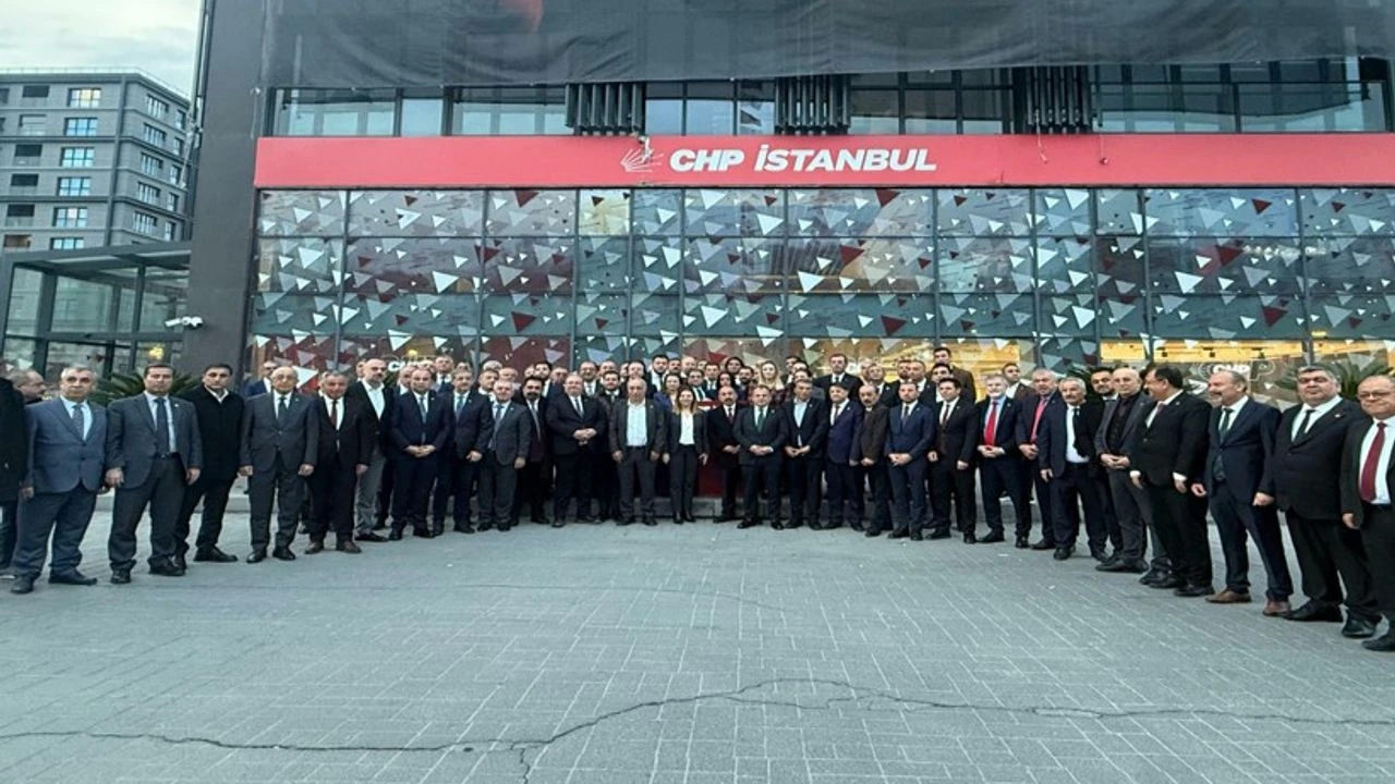 CHP'li 81 il başkanından 'kurultay' açıklaması: Kayyum girişimleri püskürtülmüştür!