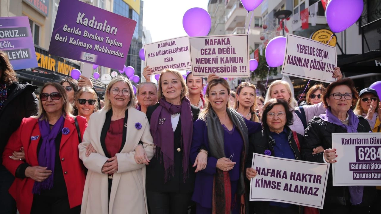 Konak'ta Kadınlar Günü dayanışması