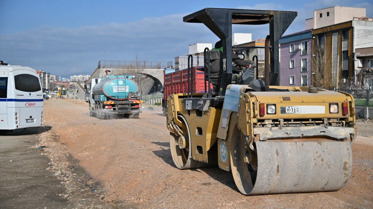 Manisa'da yol çalışmaları tam gaz