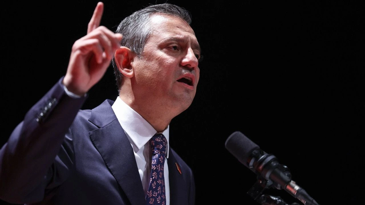 Özel 'yıkın, geçin' dedi: Milyonları sokağa davet ediyorum!