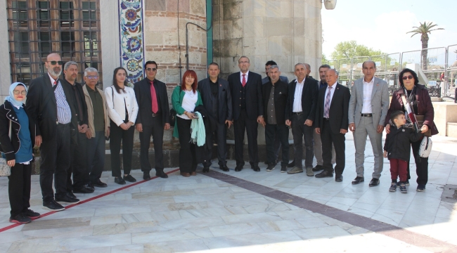 Aksaçlılar Derneği, Alparslan Türkeş ve Muhsin Yazıcıoğlu'nun Anısına İzmir'de Mevlit Programı Düzenledi