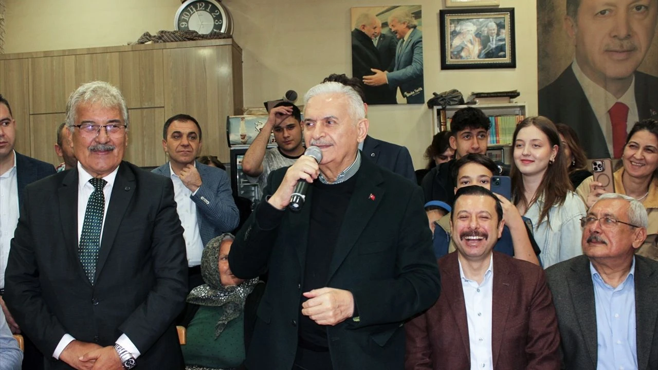 Binali Yıldırım, Ödemiş'te vatandaşlarla buluştu