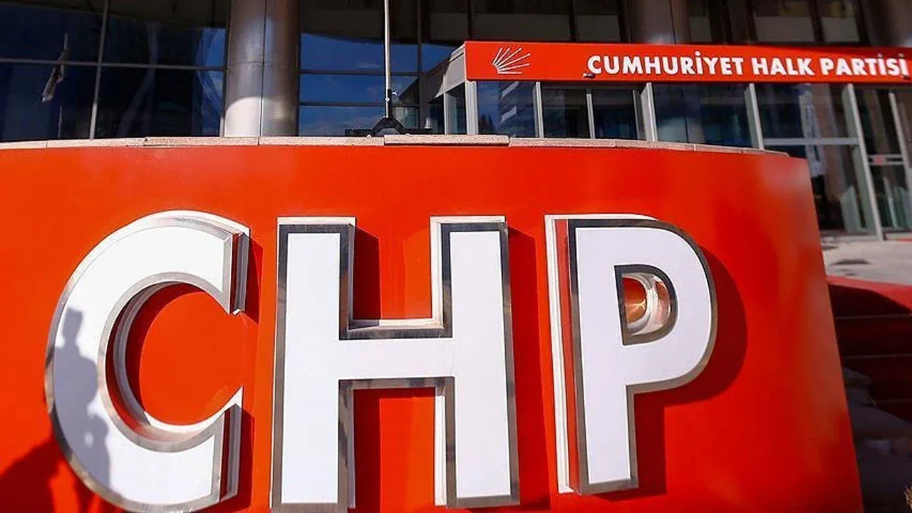 CHP Sol Kanat'tan 'kurultay salonu' tepkisi