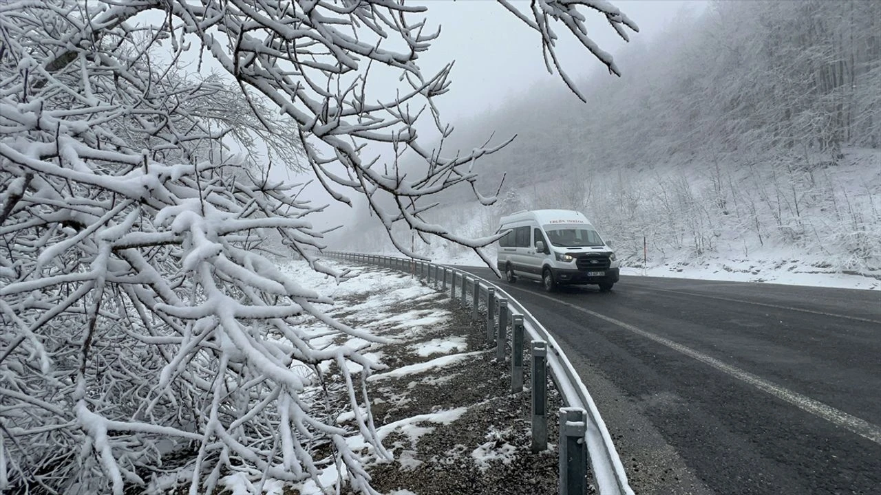 Ege'de sürpriz kar yağışı!