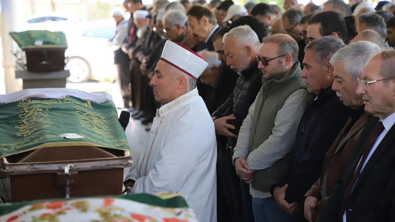 Ersun Yanal'ın annesi Bahriye Yanal'a son görev