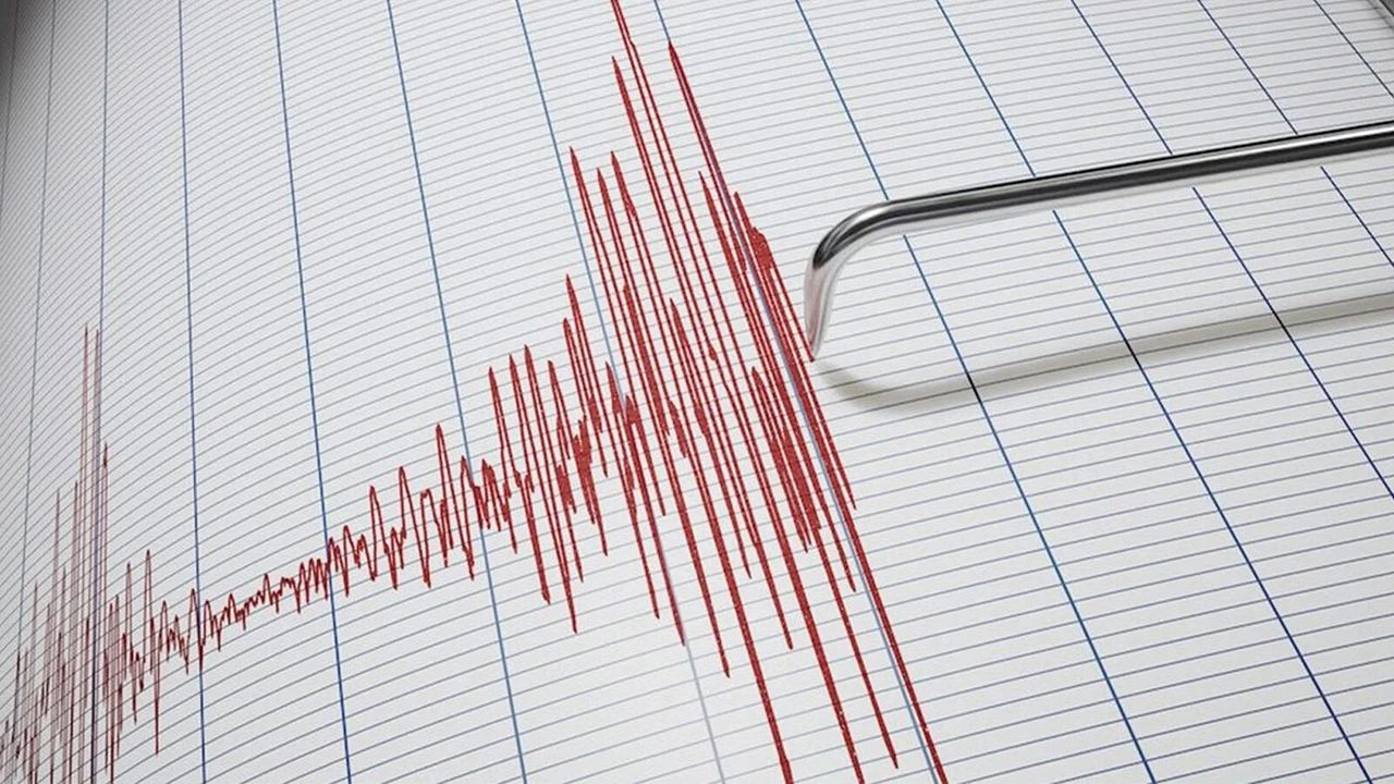 İzmir'in Altı Kaynıyor: 15 Aktif Fay Hattı, 7 ve Üzeri Deprem Riski Taşıyan 4 Kritik Bölge!