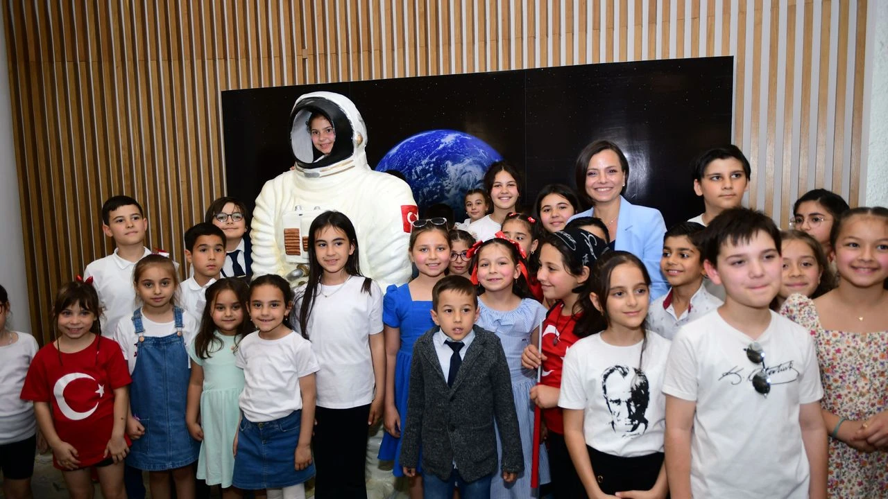 Karabağlarlı çocuklar uzayla tanışıyor!