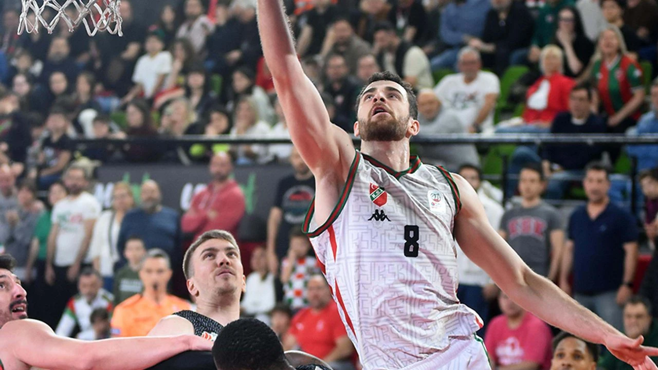 Karşıyaka'da potada Hakan sakatlandı