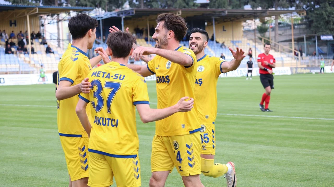 Menemen FK 3'te 3 peşinde