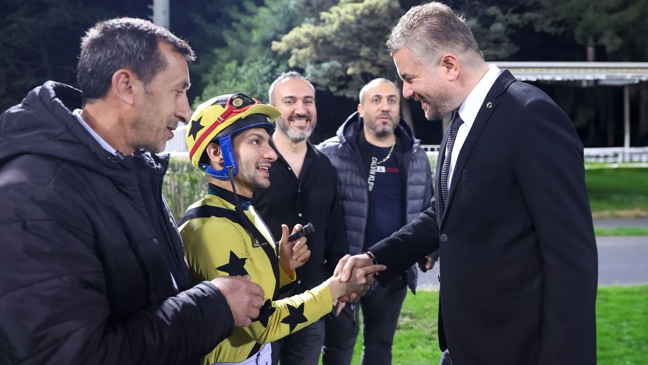 Şirinyer Hipodromu'nda başkanlık koşusu heyecanı