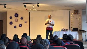 Bağımlılıkla Mücadele Bilgilendirme Toplantısının Bugünkü Adresi Konak 15 Temmuz Demokrasi Şehitleri Kız Anadolu İmam Hatip Lisesi Ve Proje Okuluydu