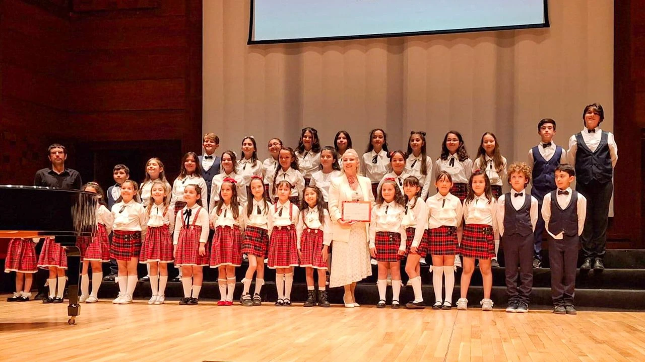 Büyükşehir Korosu İzmir'den iki ödülle döndü