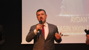 EGEBAYDER Ege Basın Yayın Derneği Başkanı Aydan Yalçın'a Anlamlı Ödül