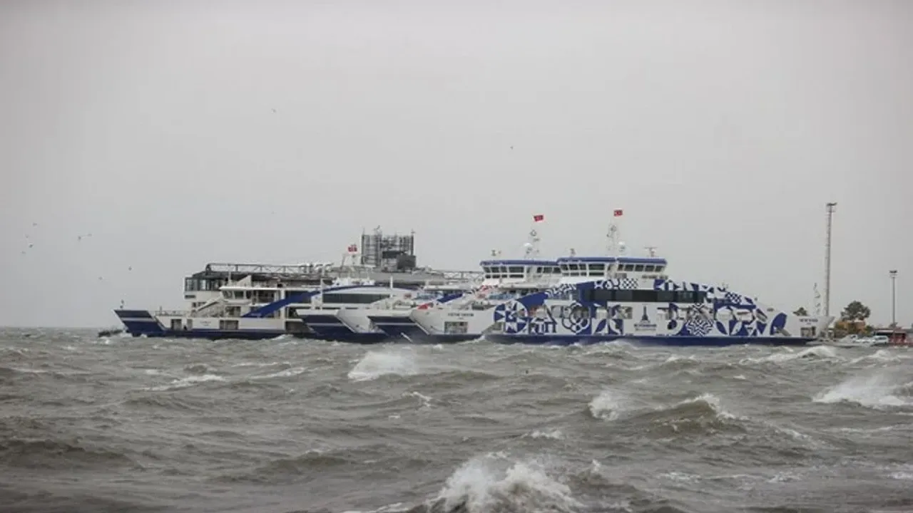 İzmir'de vapur seferleri iptal