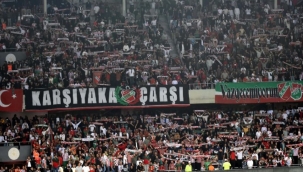 Karşıyaka taraftarı için dev ekran