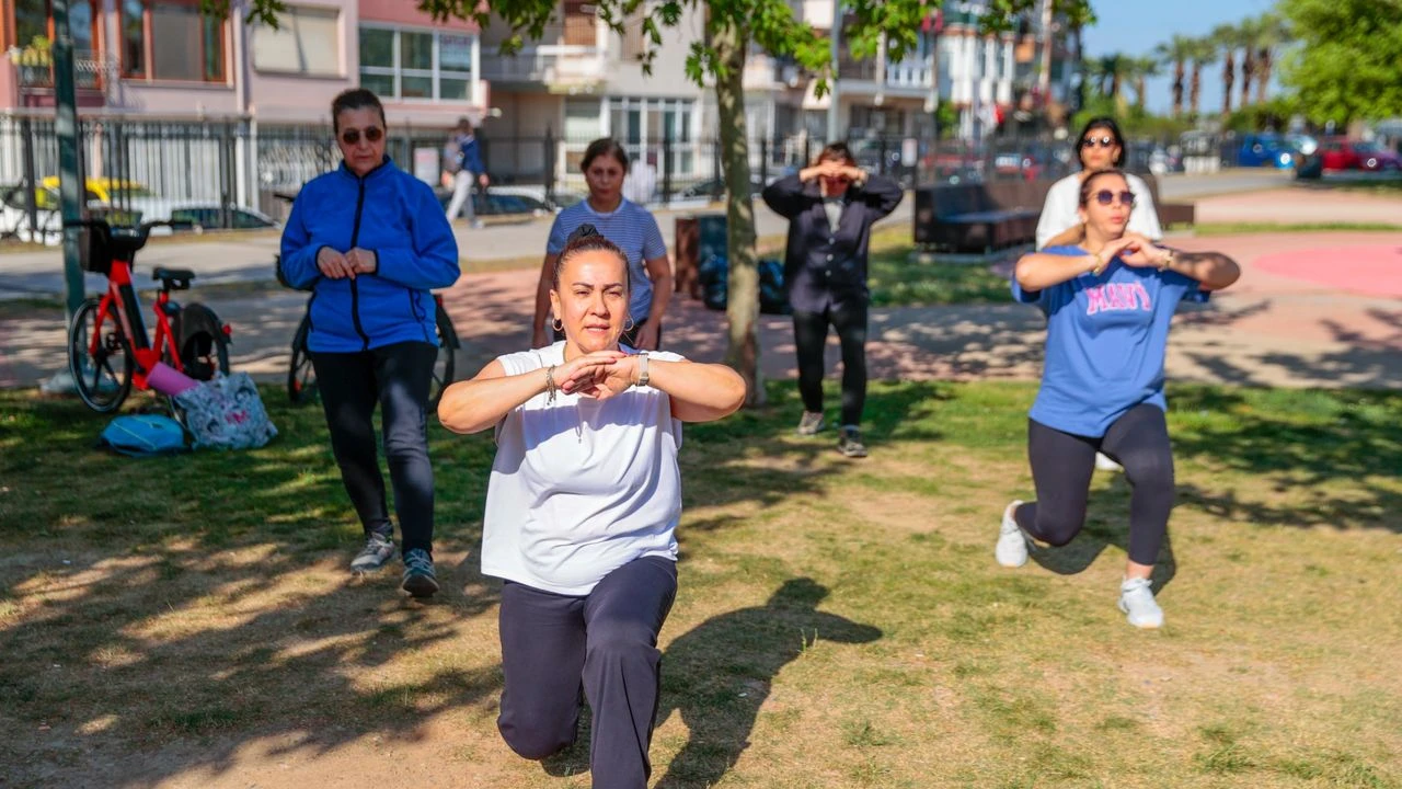 Konak'ta açık havada spor keyfi