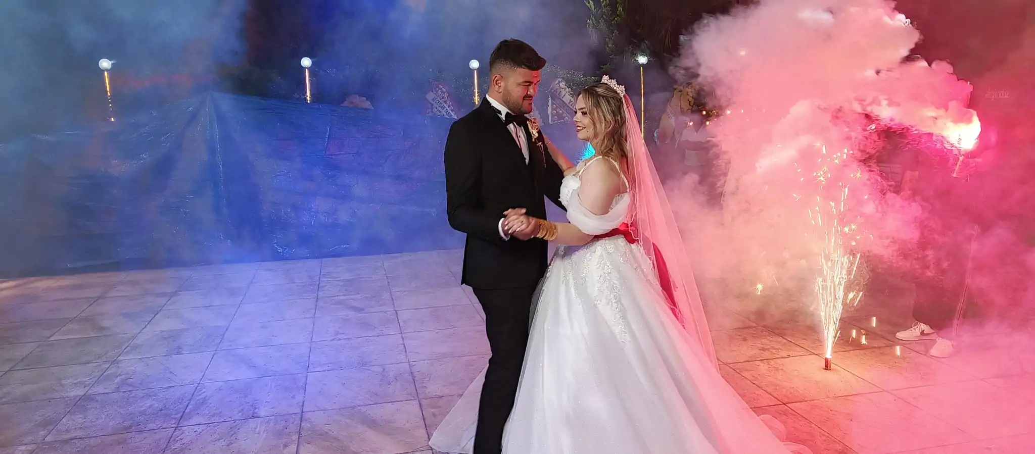 Menderes'te Yılın Düğünü! İlker Gür ve Özlem Sivri Görkemli bir törenle evlendi