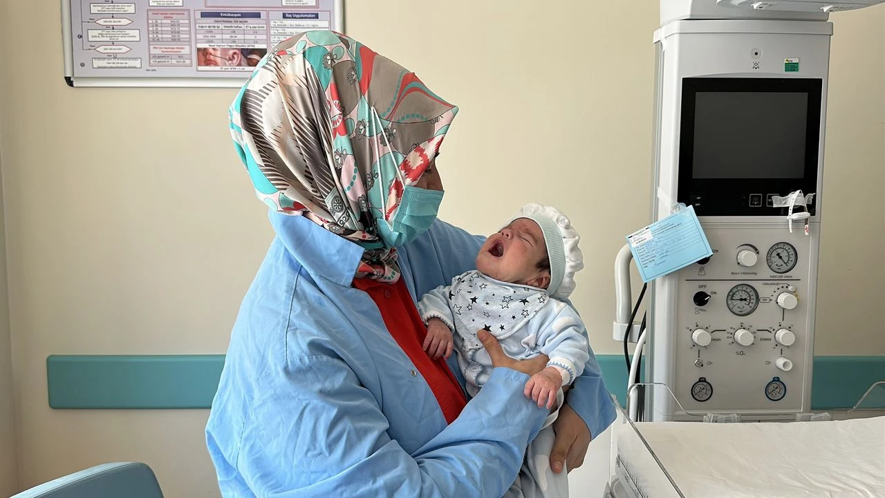 Mucize bebek Eymen hayata tutundu!