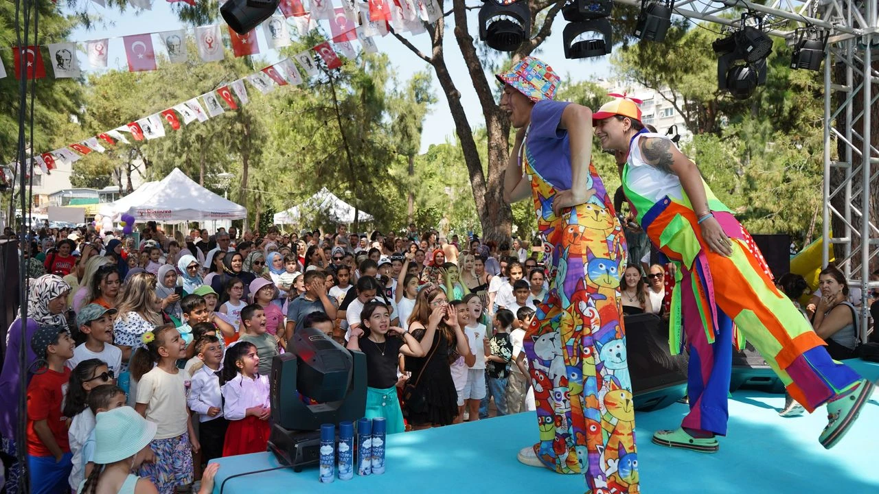 Bornova'da rengarenk yaz şenliği!