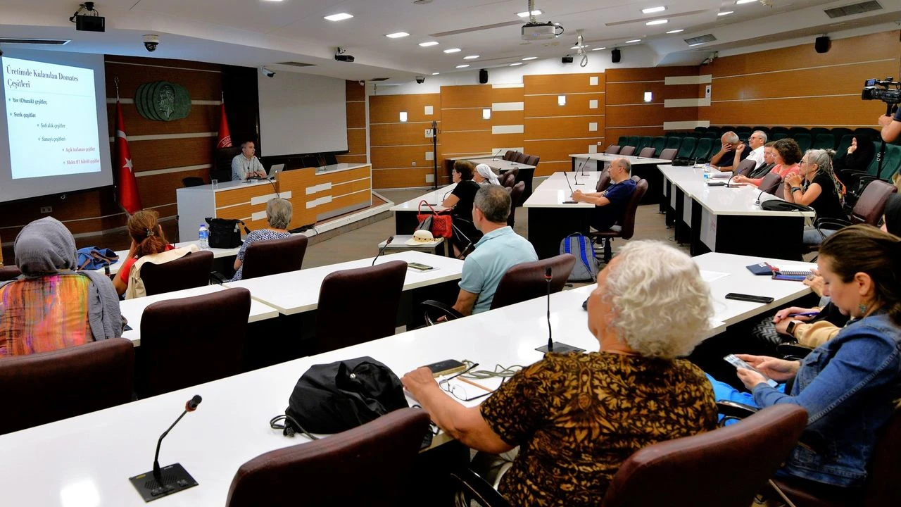 Bornova'da sebzecilik eğitimi!